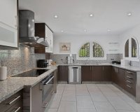 Resale - Villa - Marbella - Hacienda Las Chapas