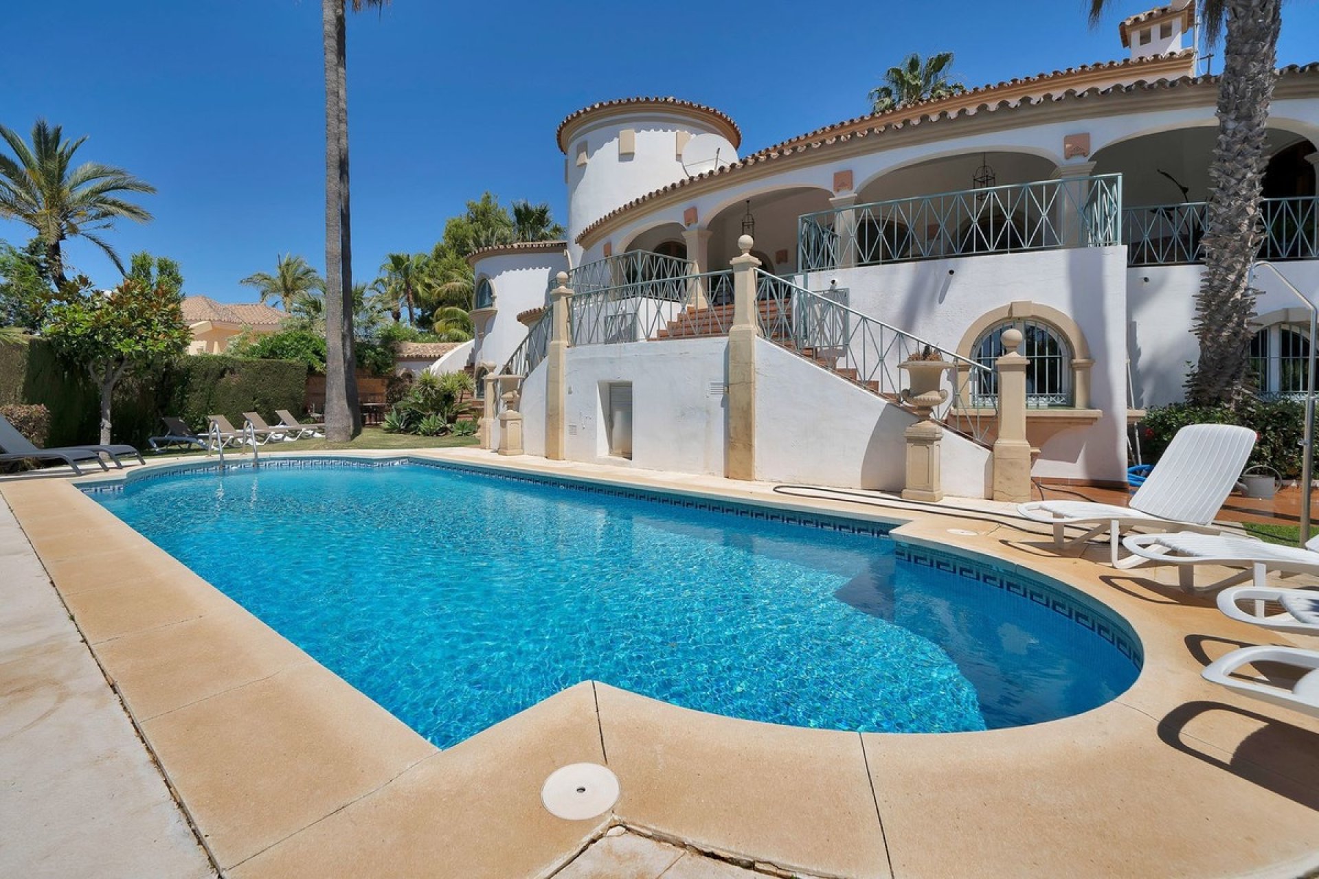 Resale - Villa - Marbella - Hacienda Las Chapas