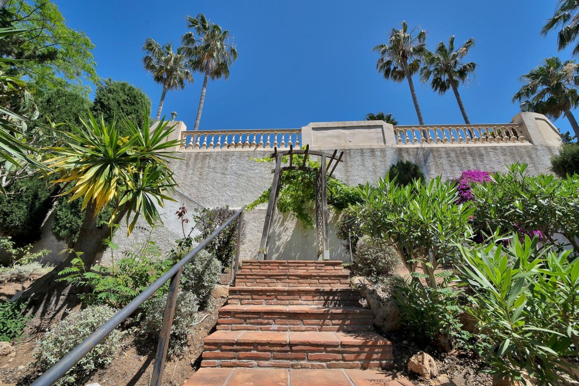 Resale - Villa - Marbella - Hacienda Las Chapas