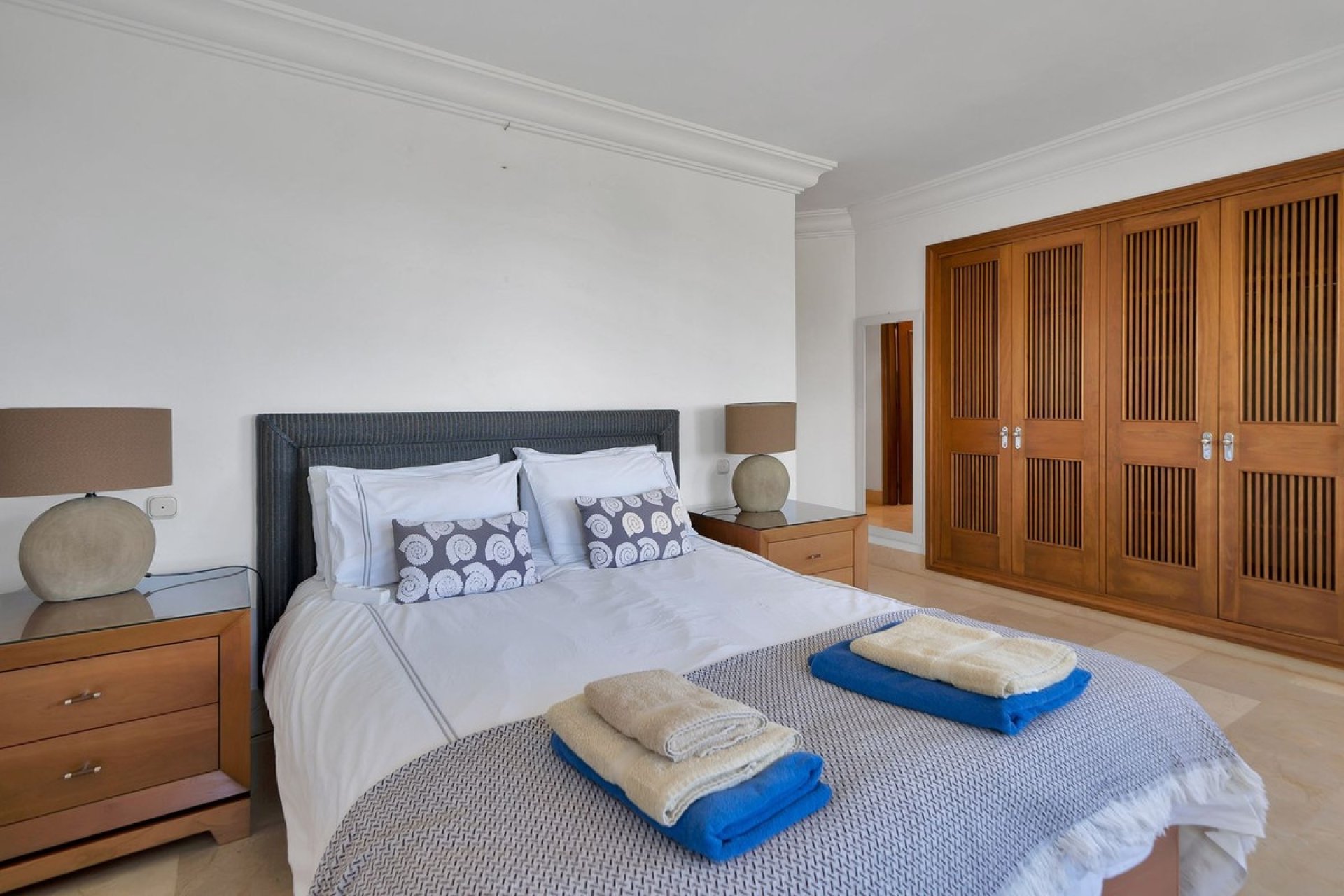 Resale - Villa - Marbella - Hacienda Las Chapas