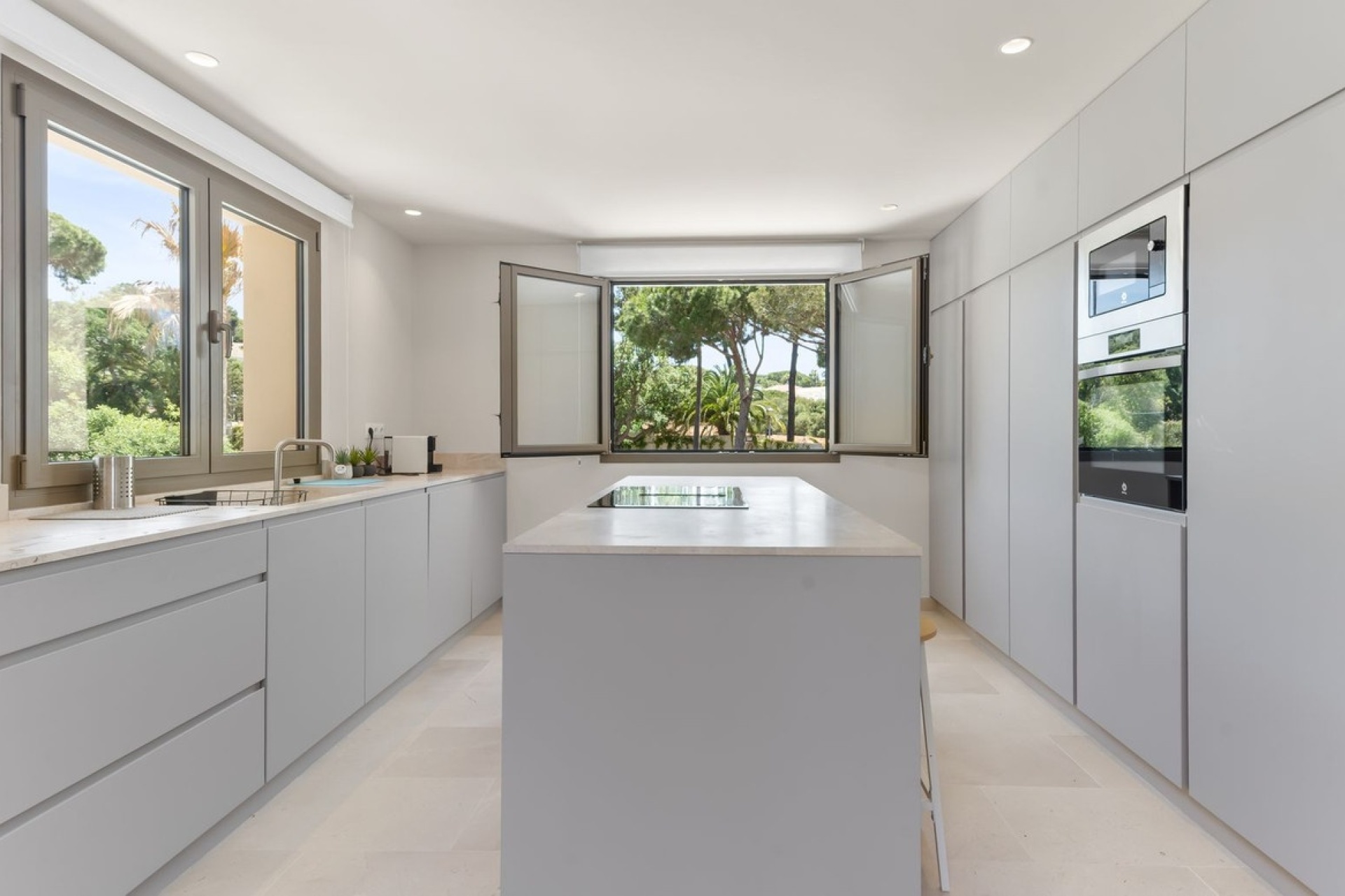 Resale - Villa - Marbella - Hacienda Las Chapas