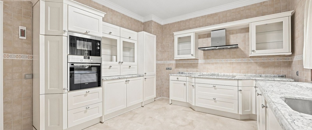 Resale - Villa - Marbella - Hacienda Las Chapas