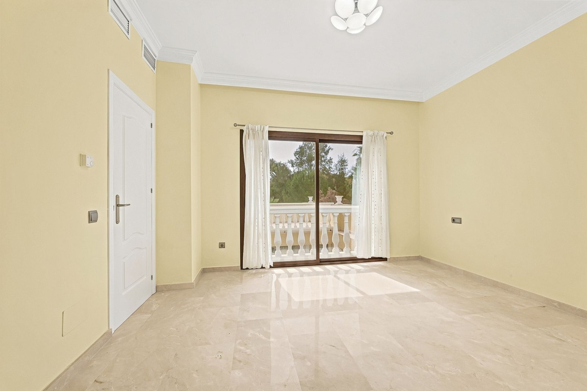 Resale - Villa - Marbella - Hacienda Las Chapas