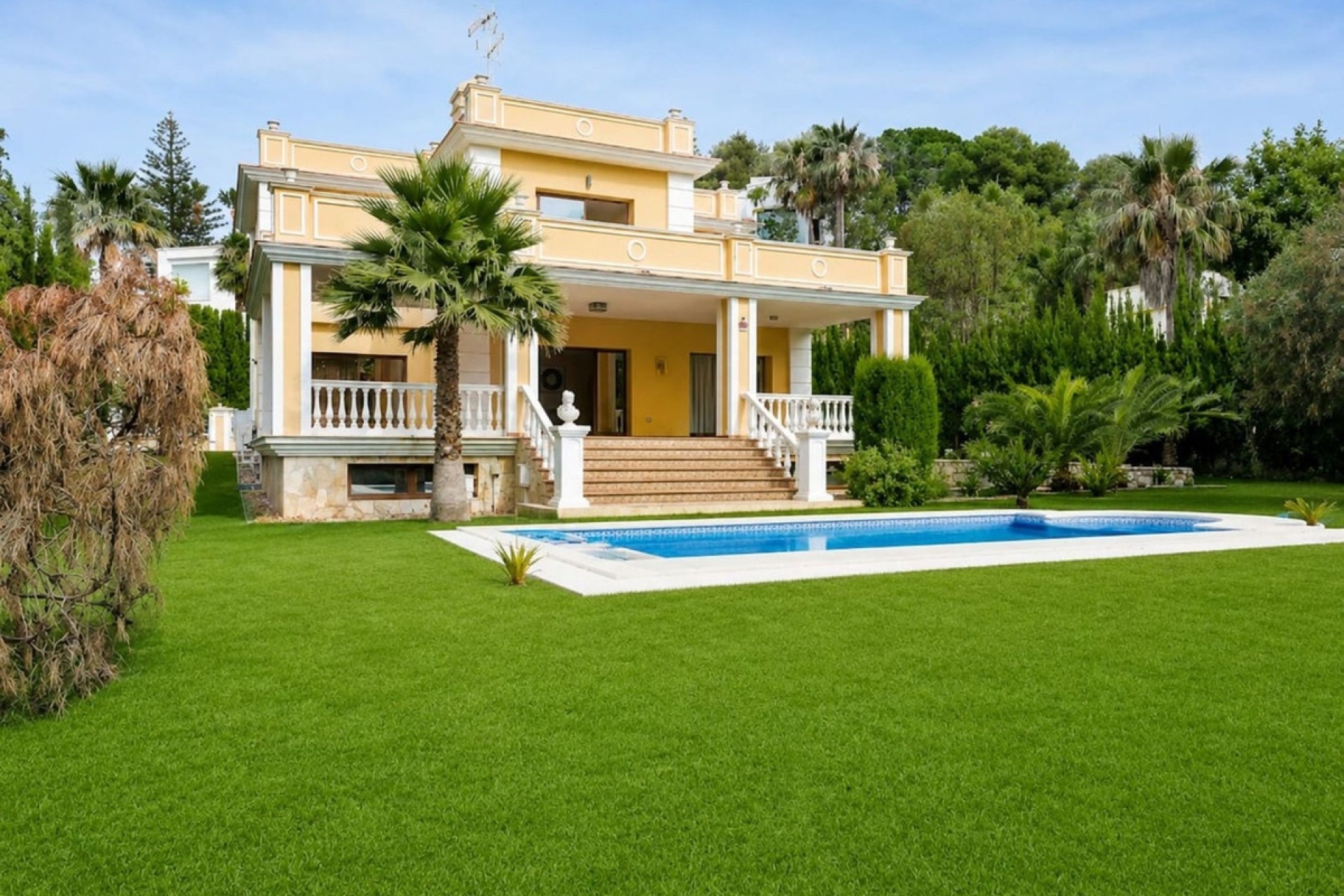 Resale - Villa - Marbella - Hacienda Las Chapas