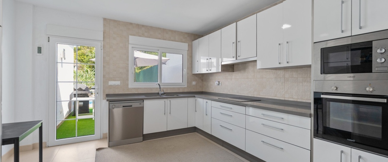 Resale - Villa - Marbella - Hacienda Las Chapas