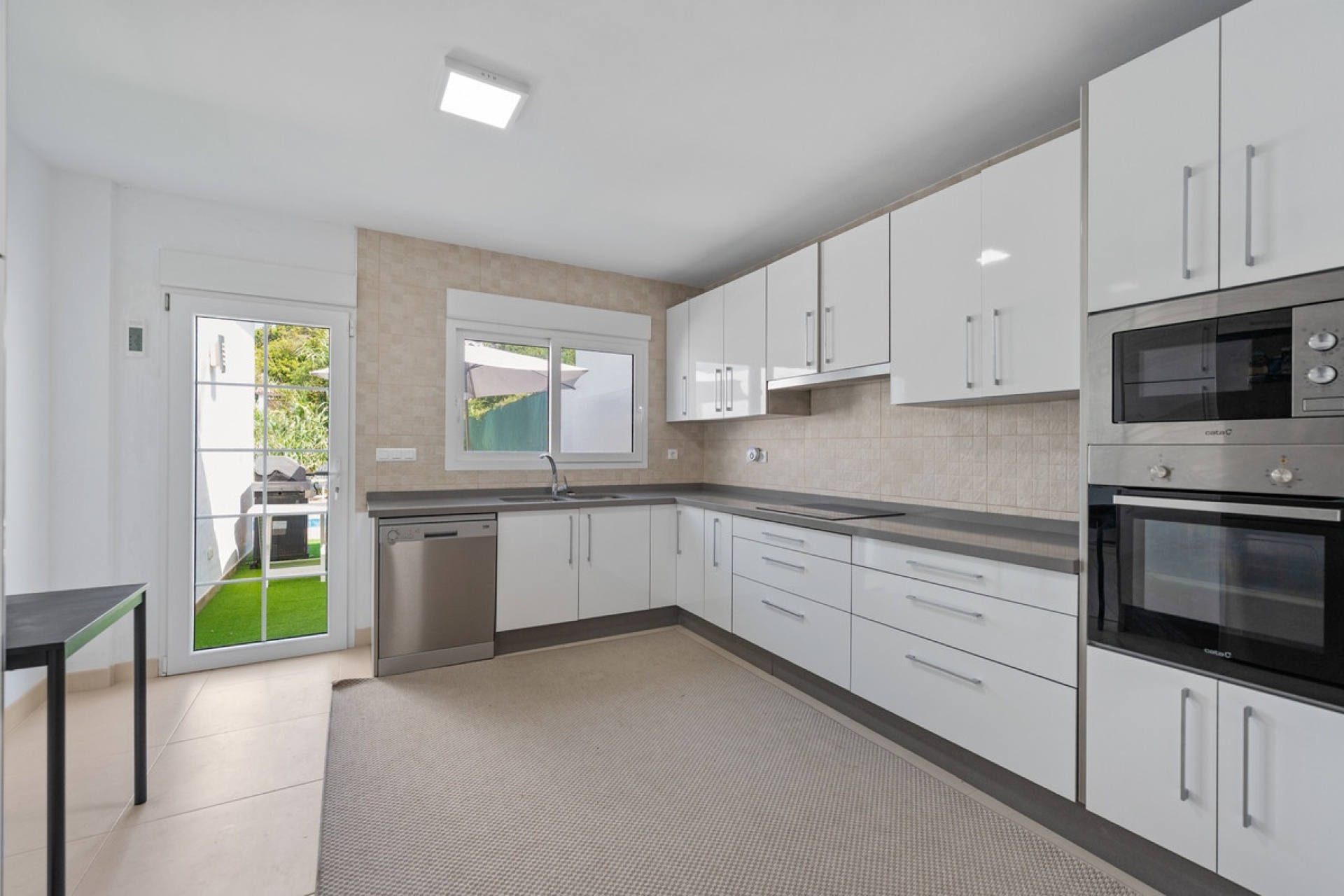 Resale - Villa - Marbella - Hacienda Las Chapas
