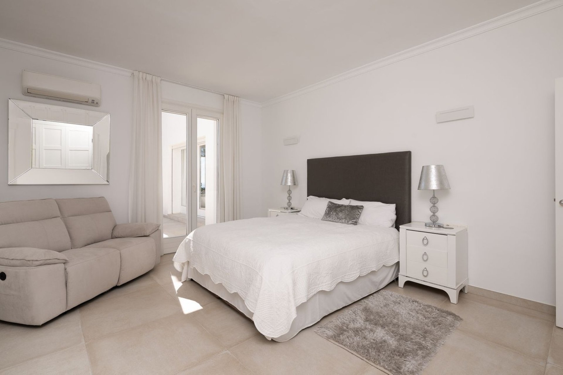 Resale - Villa - Marbella - Hacienda Las Chapas