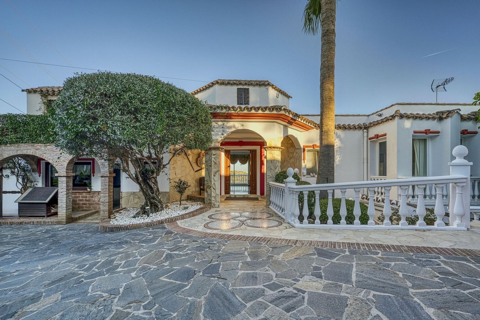 Resale - Villa - Marbella - Hacienda Las Chapas