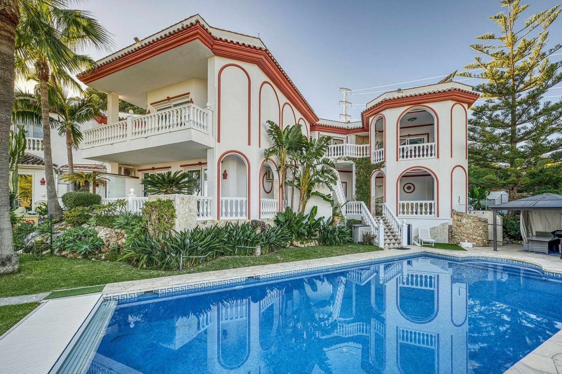 Resale - Villa - Marbella - Hacienda Las Chapas