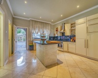 Resale - Villa - Marbella - Hacienda Las Chapas