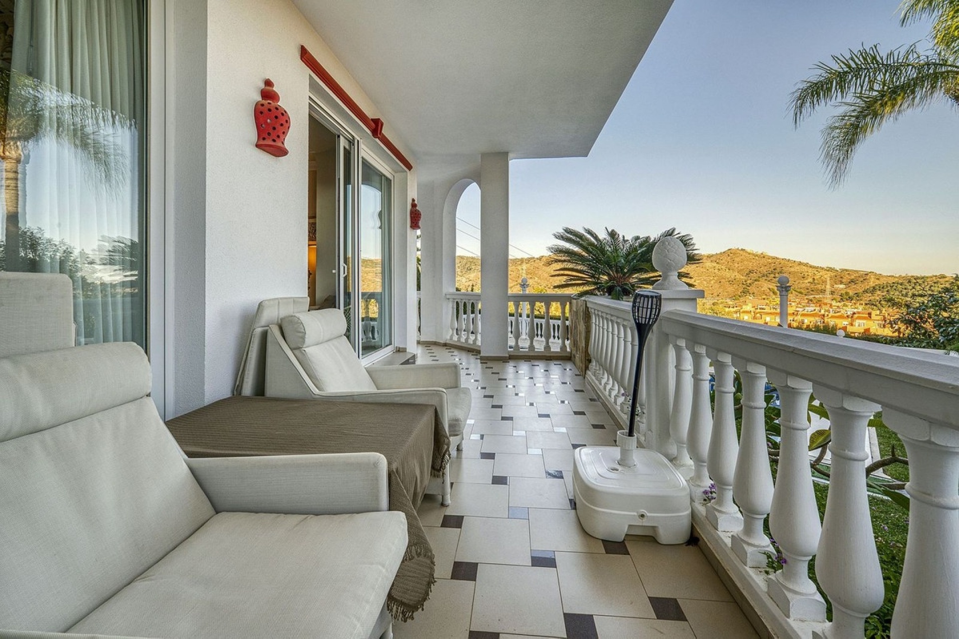 Resale - Villa - Marbella - Hacienda Las Chapas
