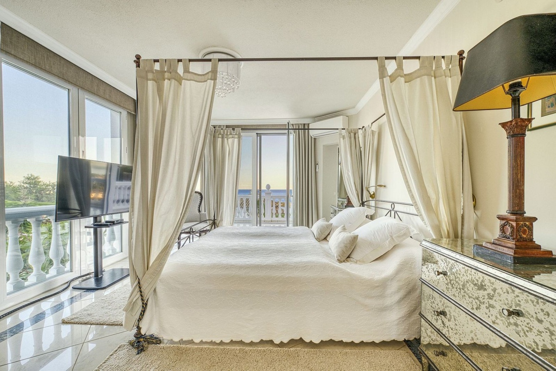 Resale - Villa - Marbella - Hacienda Las Chapas