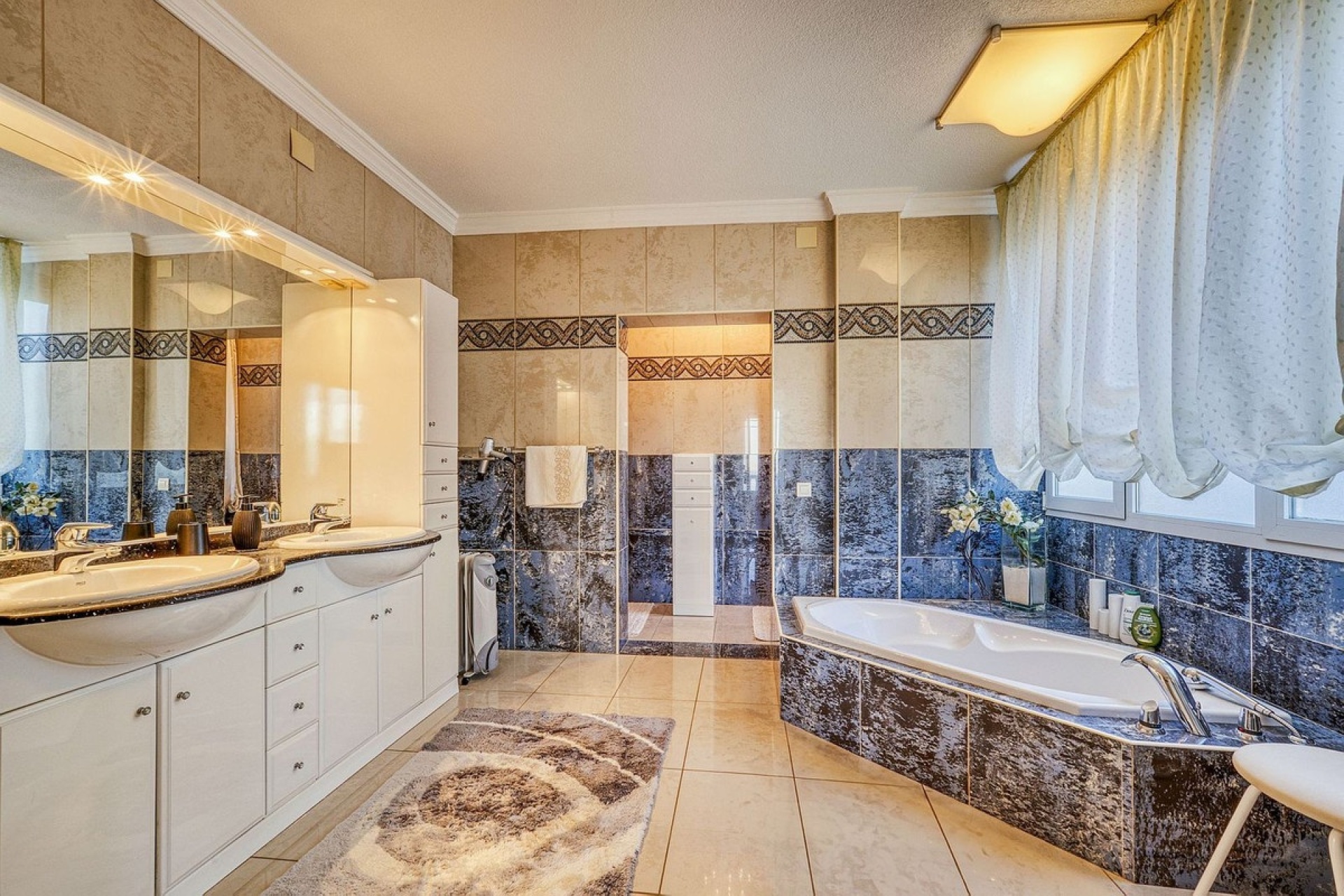 Resale - Villa - Marbella - Hacienda Las Chapas