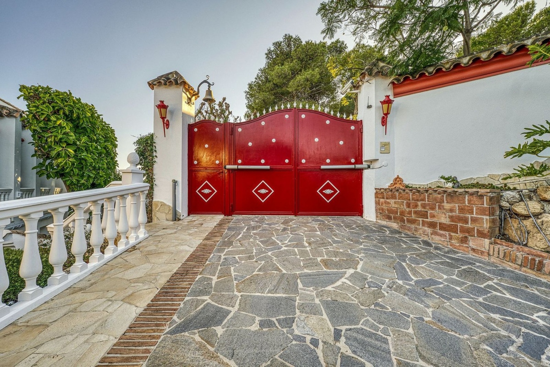 Resale - Villa - Marbella - Hacienda Las Chapas