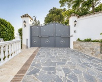 Resale - Villa - Marbella - Hacienda Las Chapas