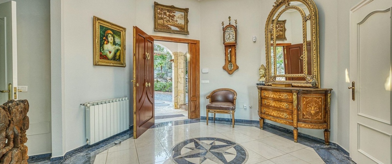Resale - Villa - Marbella - Hacienda Las Chapas