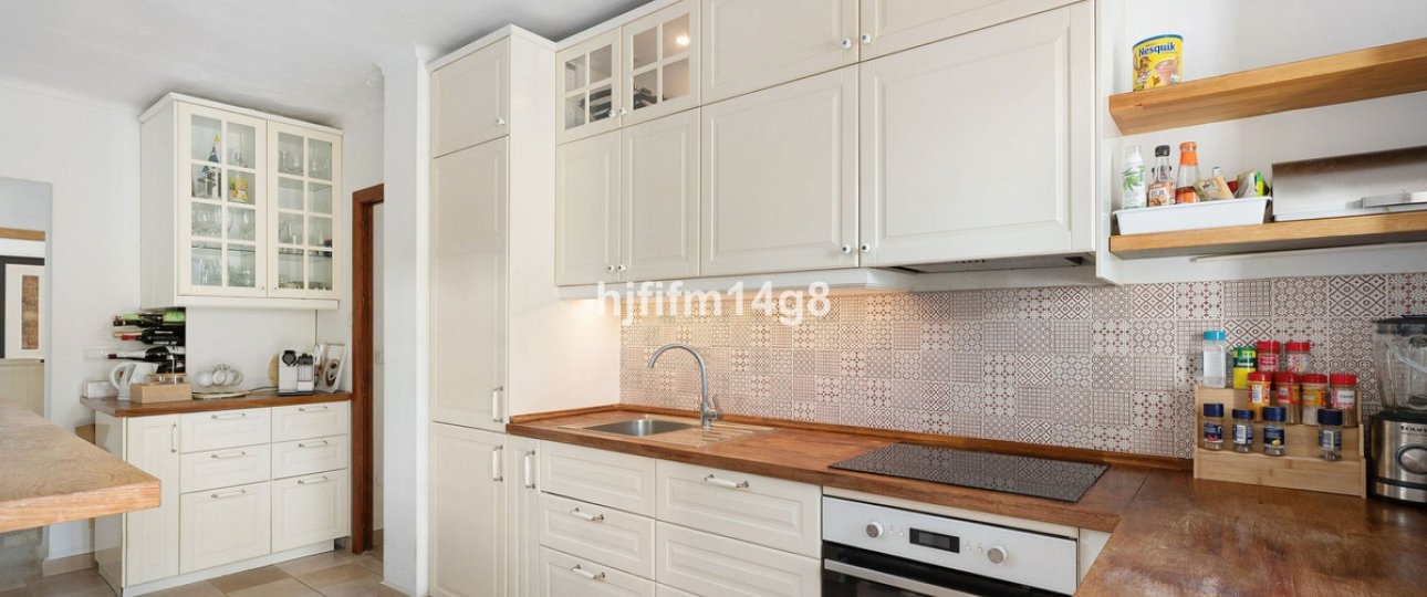 Resale - Villa - Marbella - La Campana