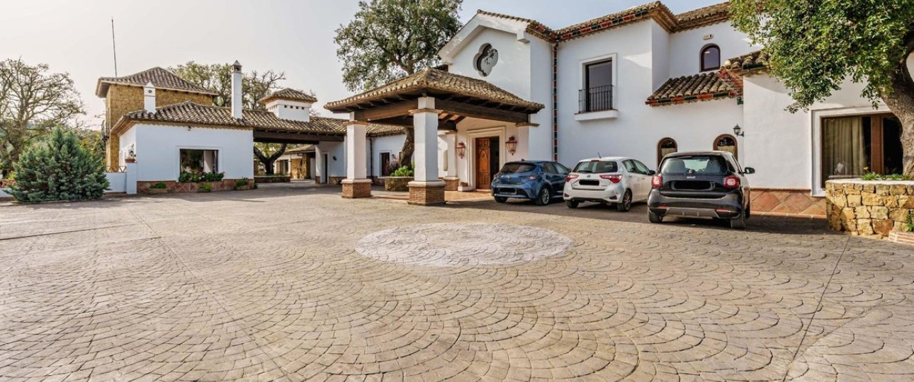 Resale - Villa - Marbella - La Mairena