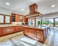Resale - Villa - Marbella - La Mairena