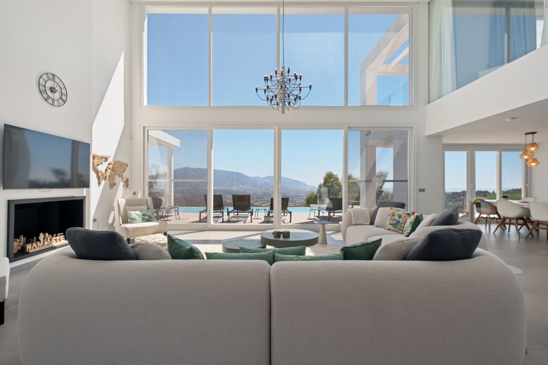 Resale - Villa - Marbella - La Mairena