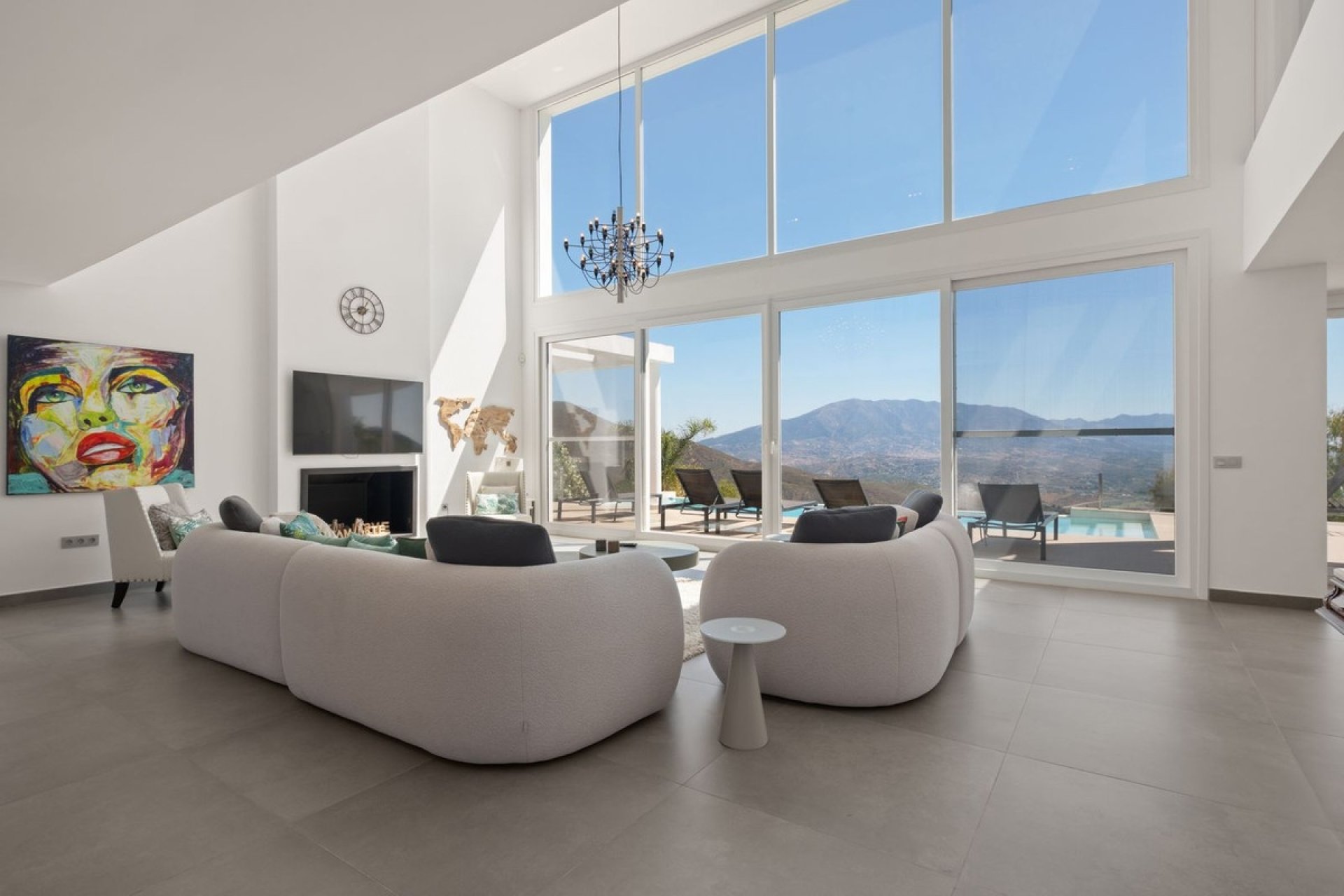 Resale - Villa - Marbella - La Mairena