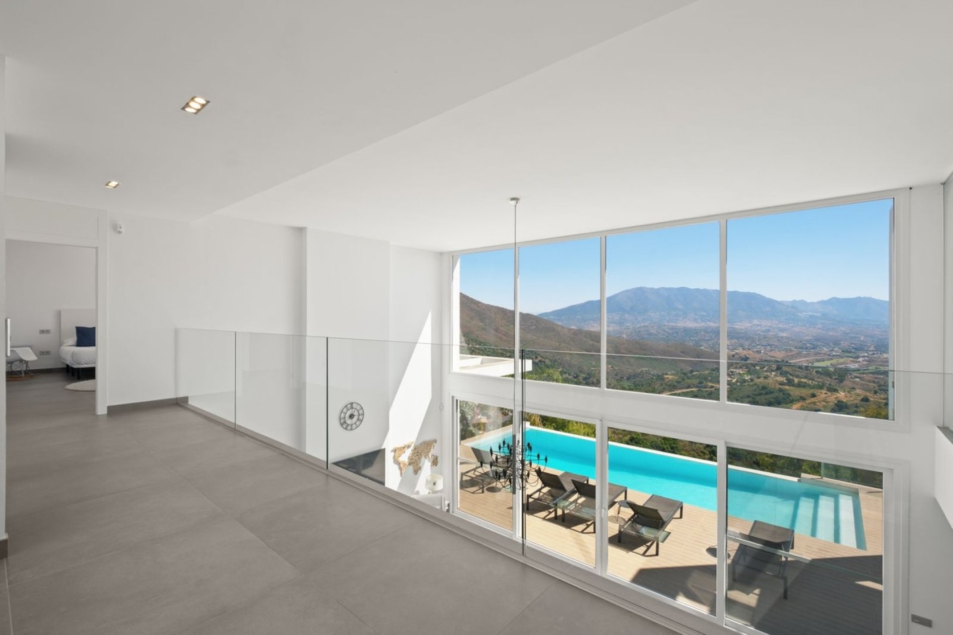 Resale - Villa - Marbella - La Mairena