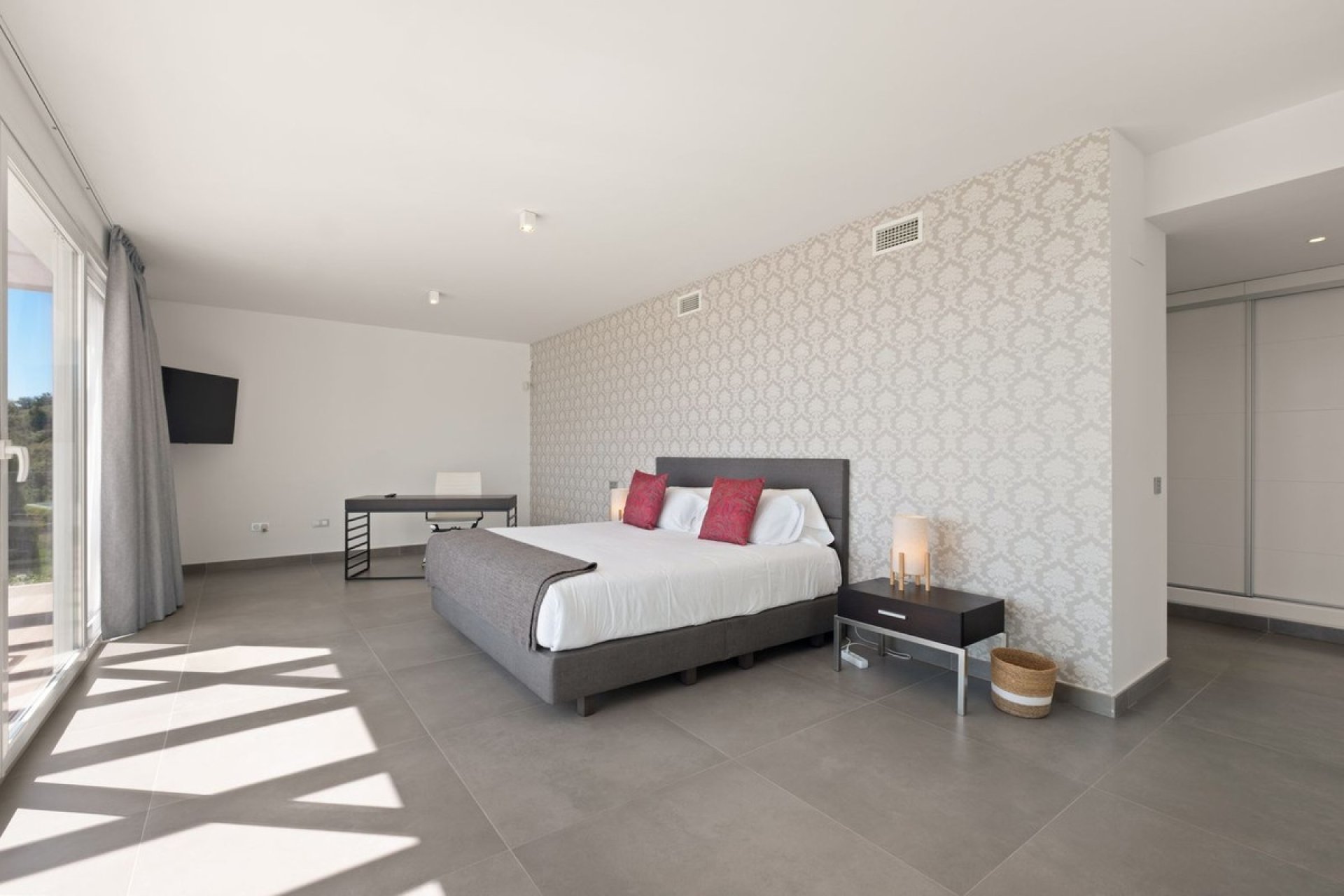 Resale - Villa - Marbella - La Mairena