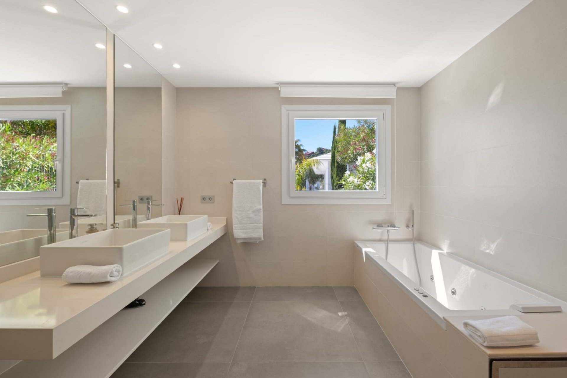 Resale - Villa - Marbella - La Mairena