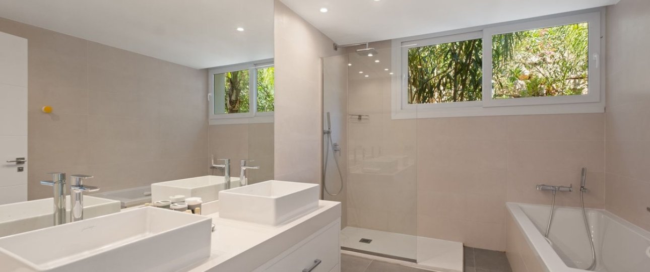 Resale - Villa - Marbella - La Mairena