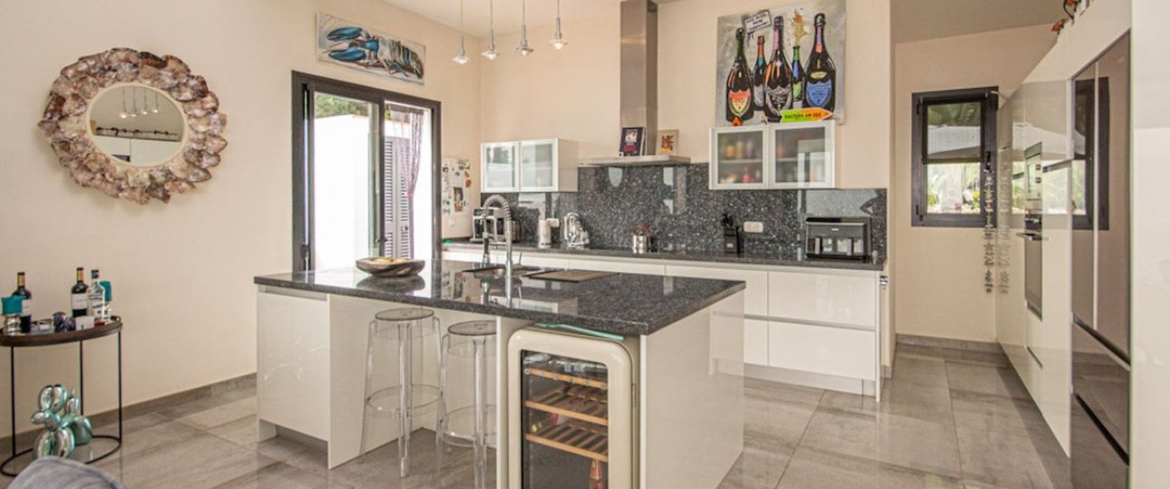 Resale - Villa - Marbella - La Mairena