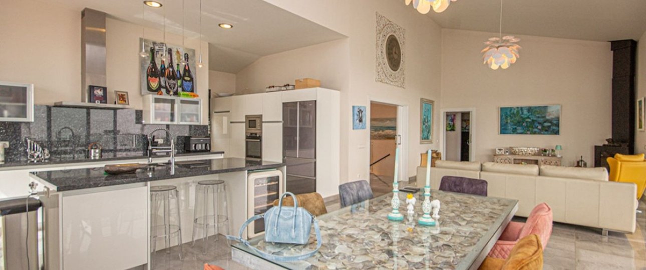 Resale - Villa - Marbella - La Mairena