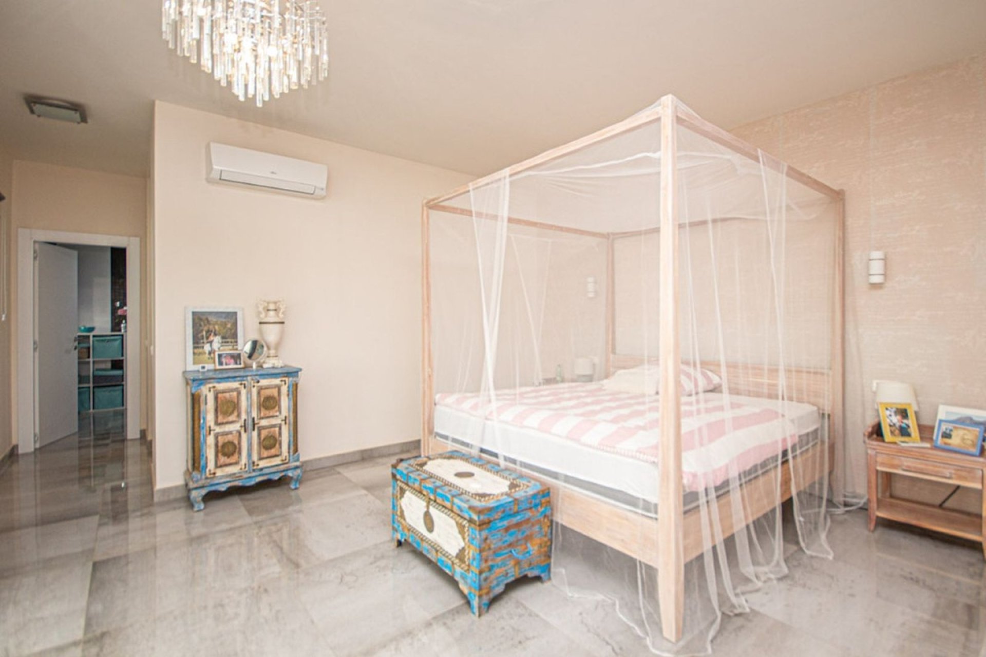 Resale - Villa - Marbella - La Mairena