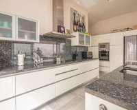 Resale - Villa - Marbella - La Mairena