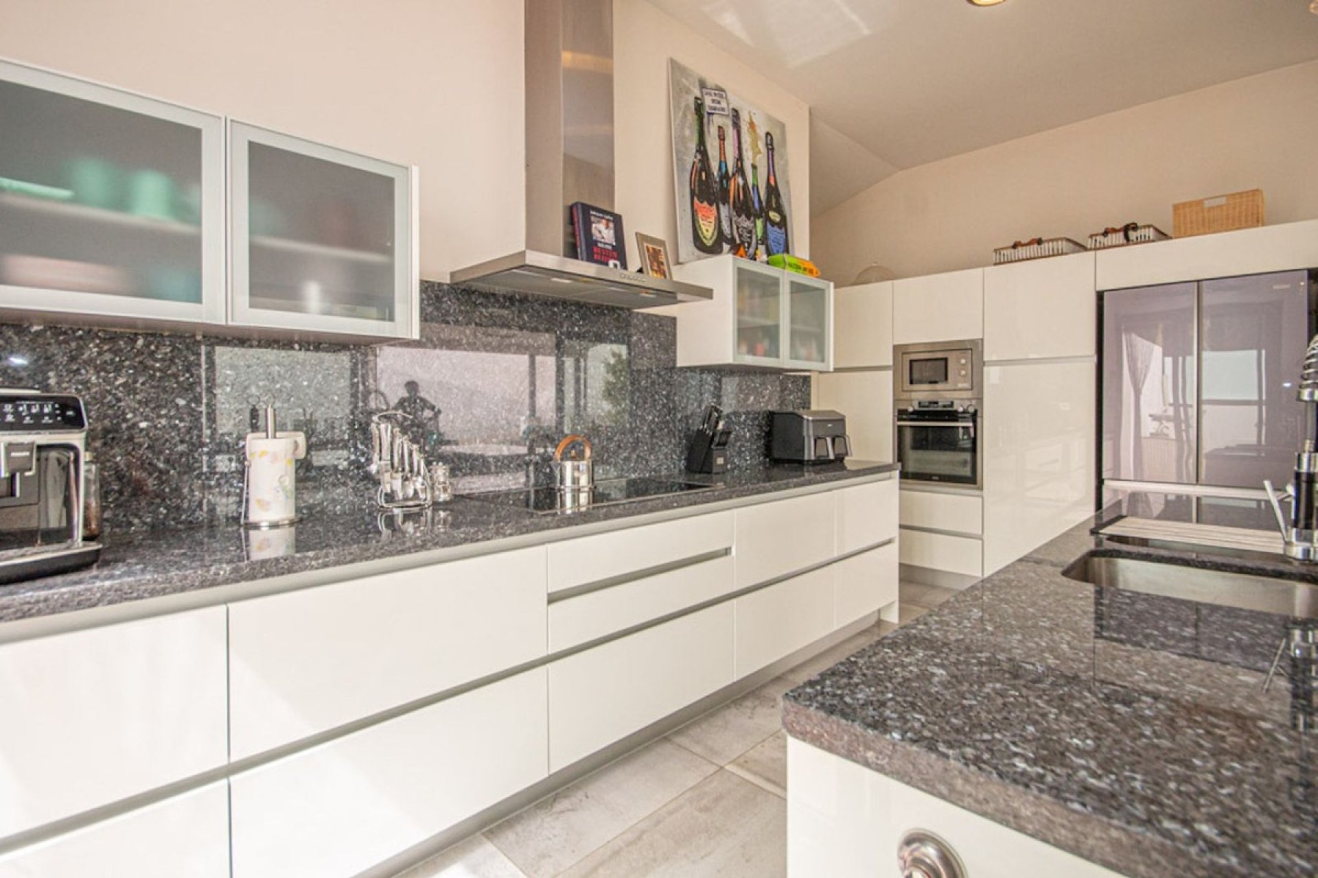 Resale - Villa - Marbella - La Mairena