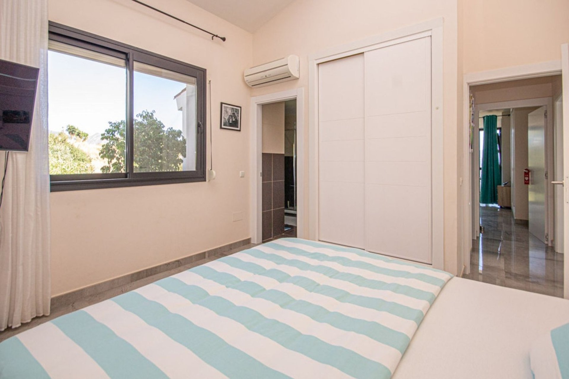Resale - Villa - Marbella - La Mairena