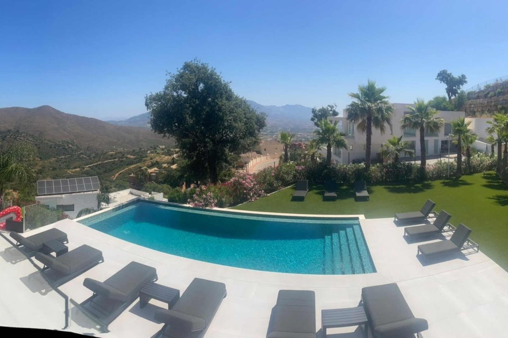 Resale - Villa - Marbella - La Mairena
