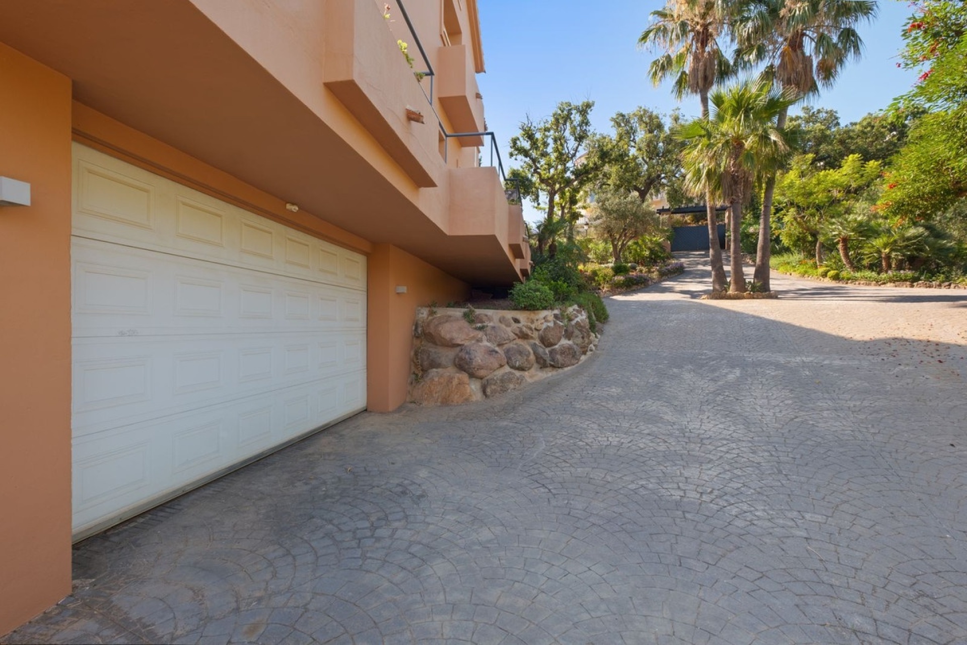 Resale - Villa - Marbella - La Mairena