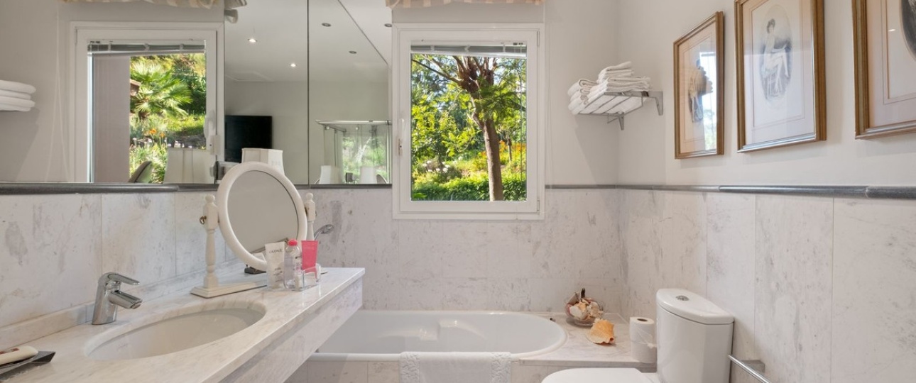 Resale - Villa - Marbella - La Mairena