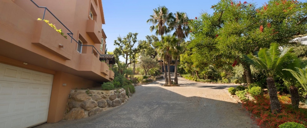 Resale - Villa - Marbella - La Mairena