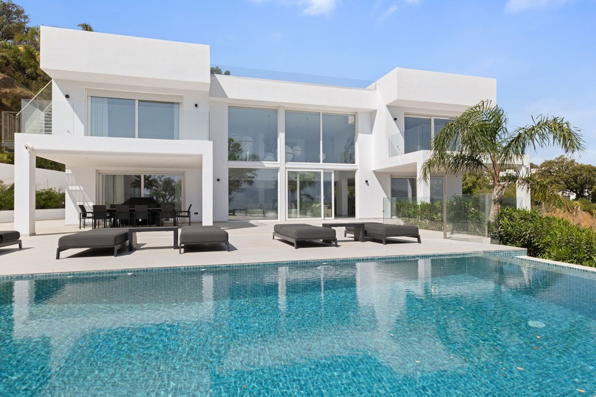 Resale - Villa - Marbella - La Mairena
