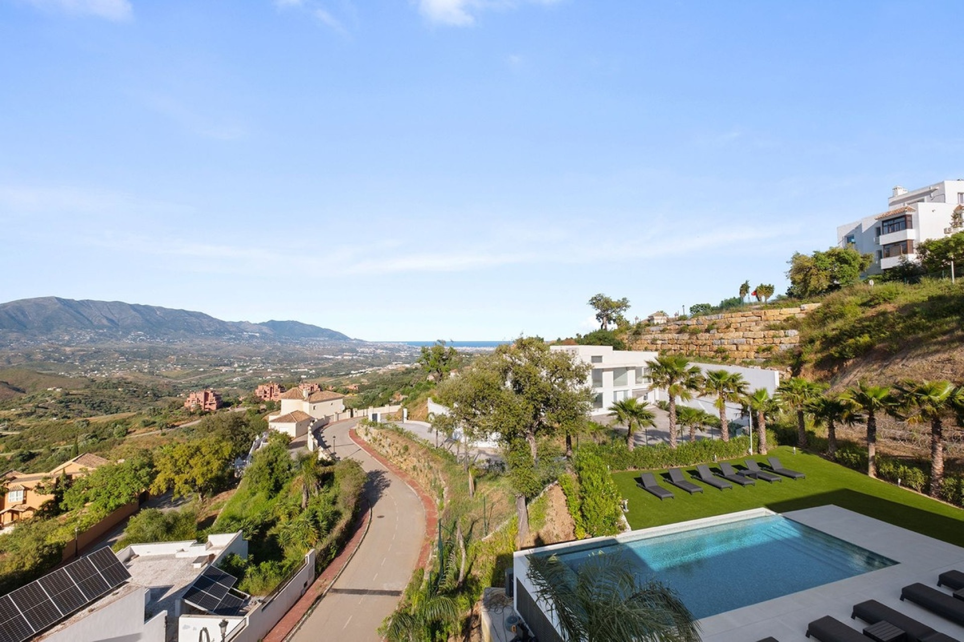 Resale - Villa - Marbella - La Mairena