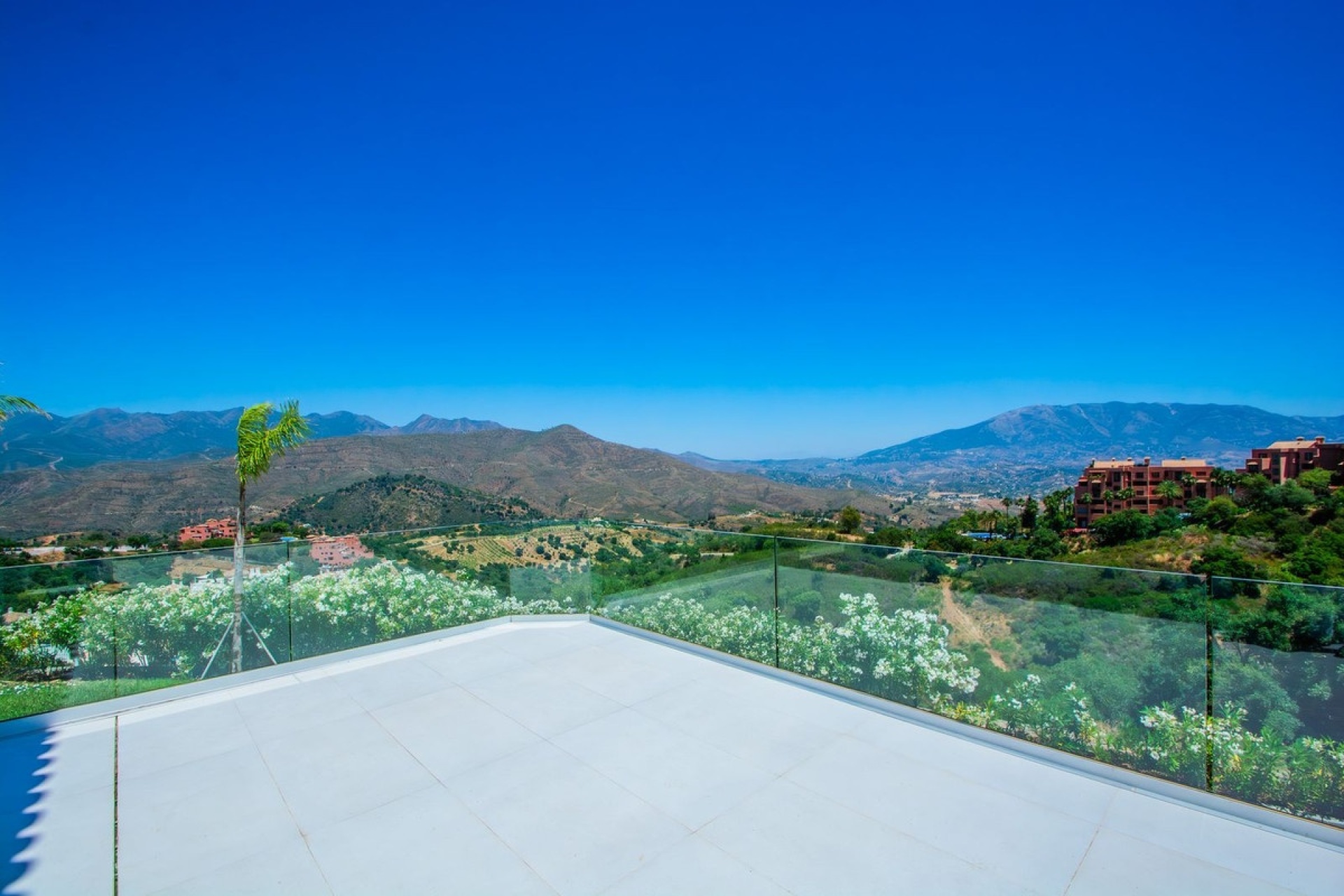 Resale - Villa - Marbella - La Mairena