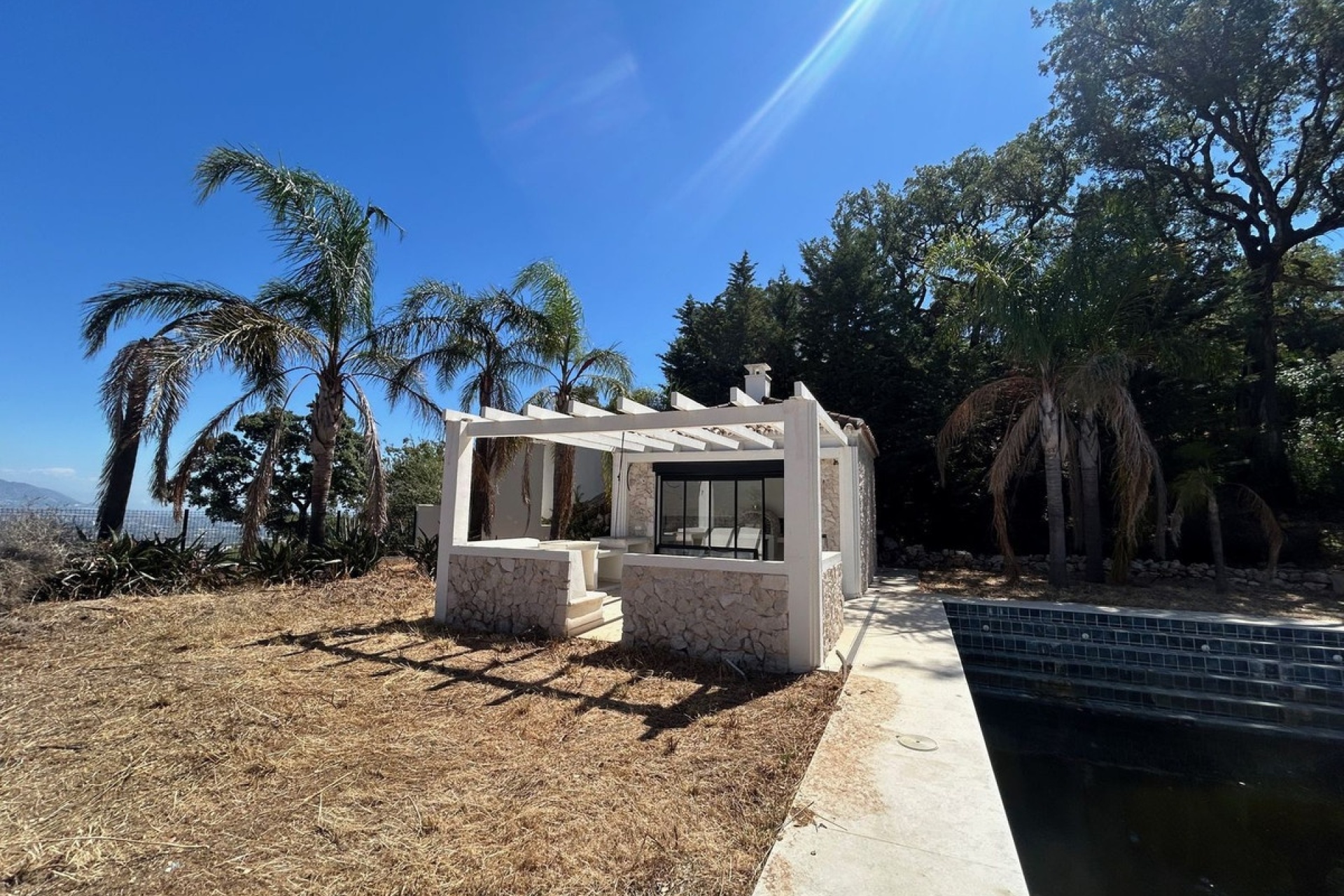 Resale - Villa - Marbella - La Mairena