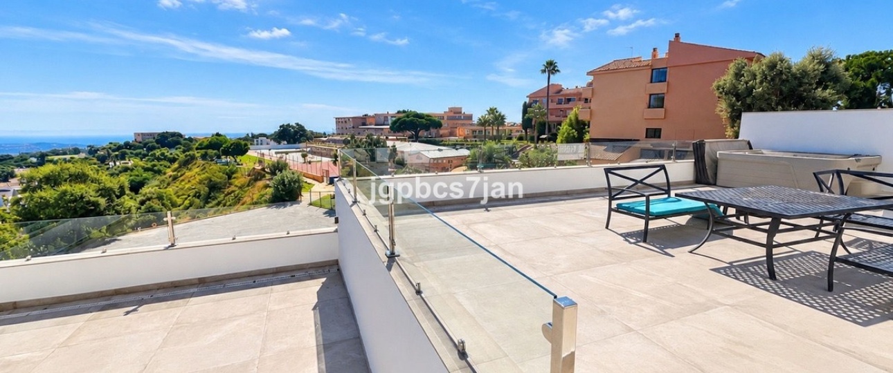 Resale - Villa - Marbella - La Mairena