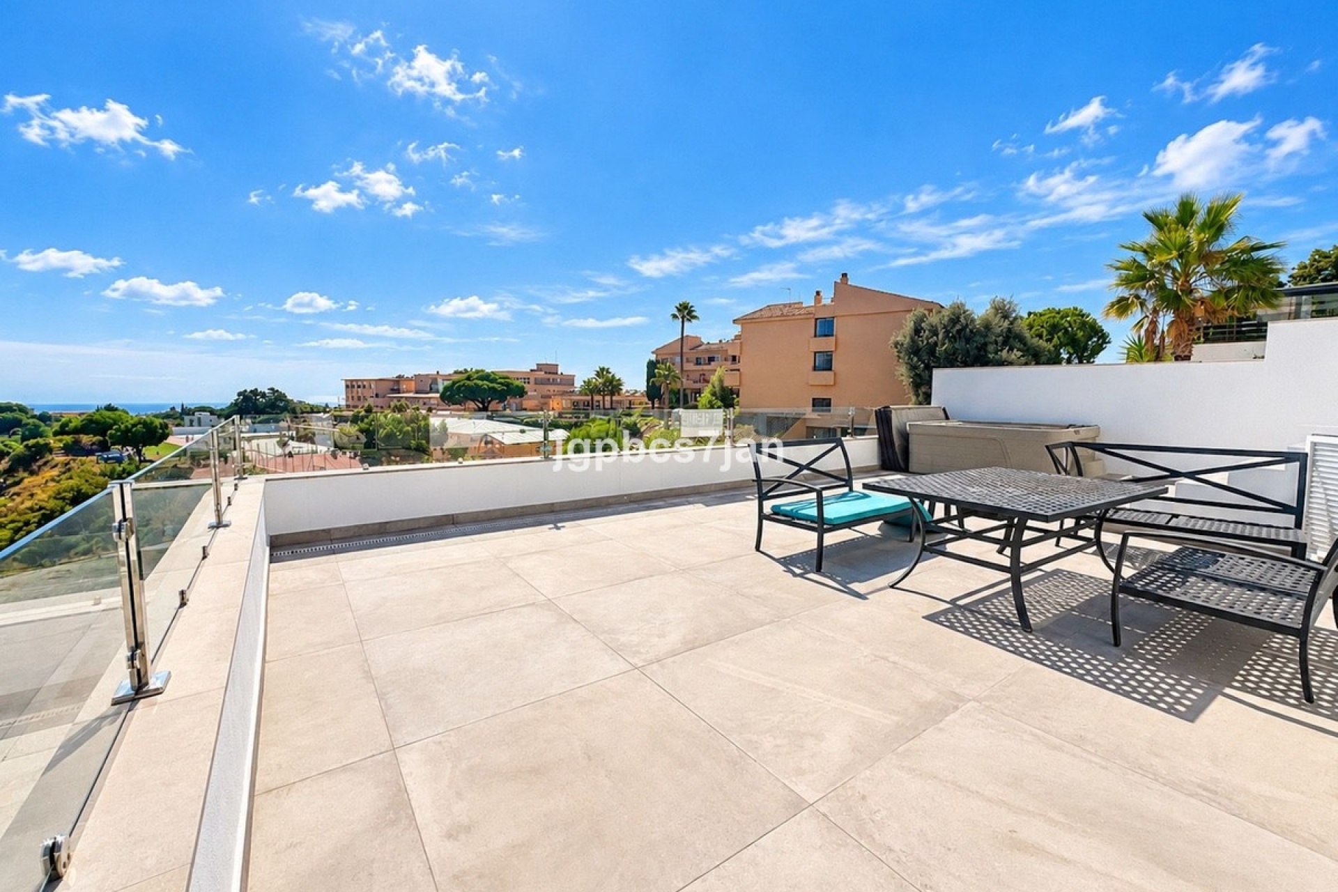 Resale - Villa - Marbella - La Mairena