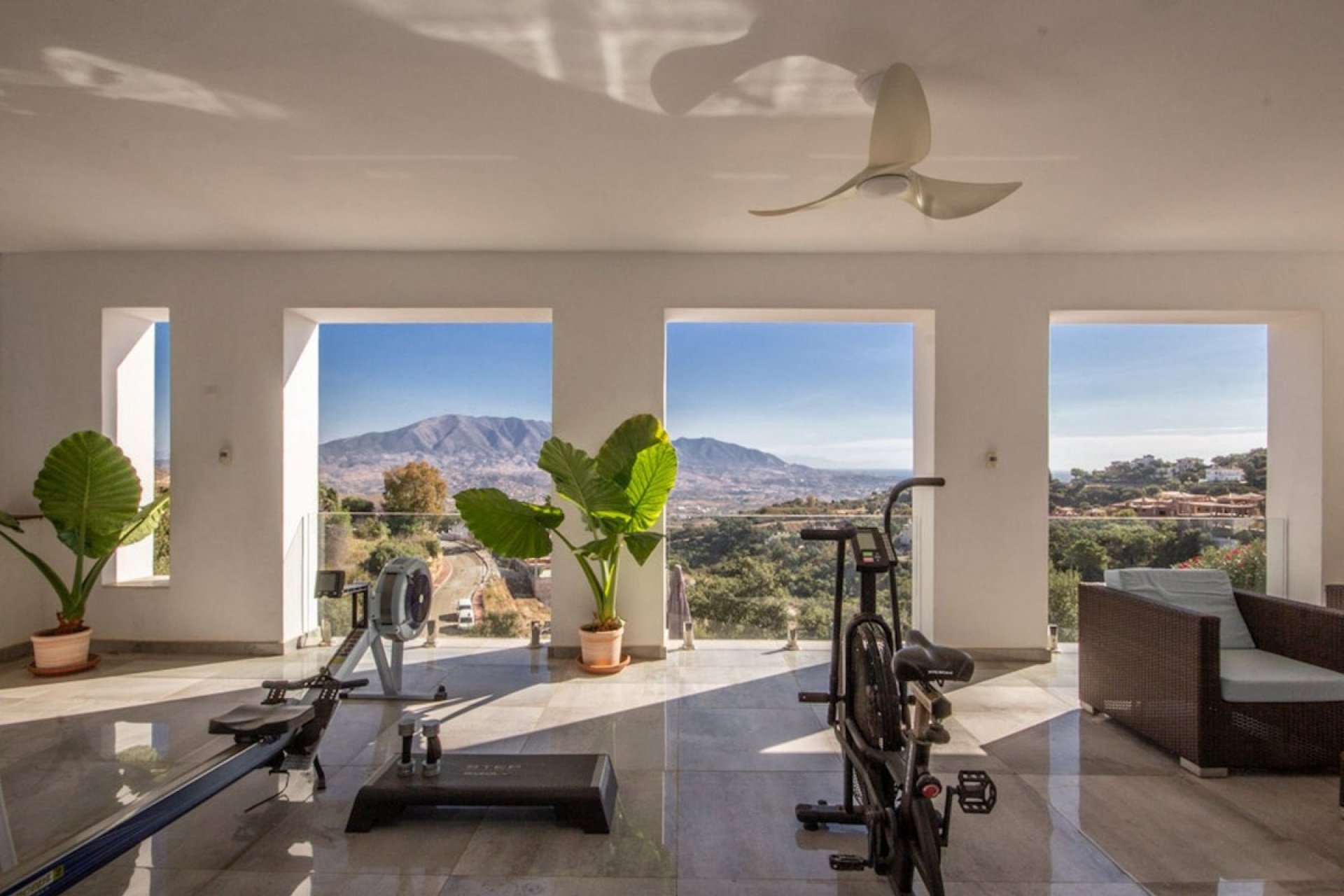 Resale - Villa - Marbella - La Mairena
