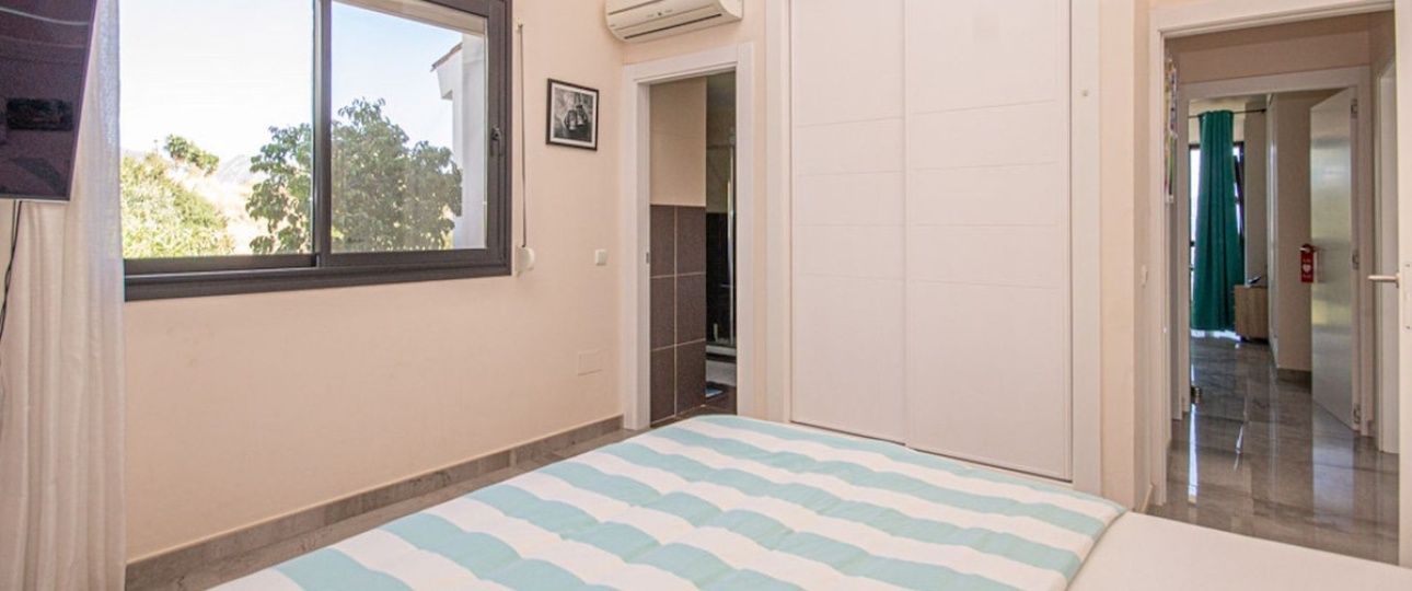 Resale - Villa - Marbella - La Mairena