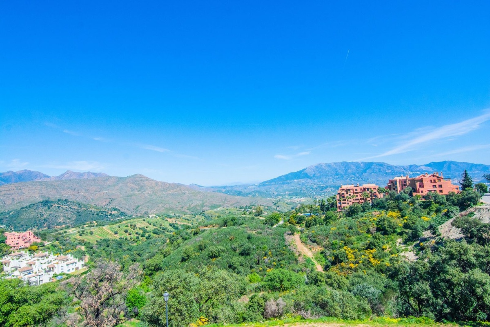 Resale - Villa - Marbella - La Mairena
