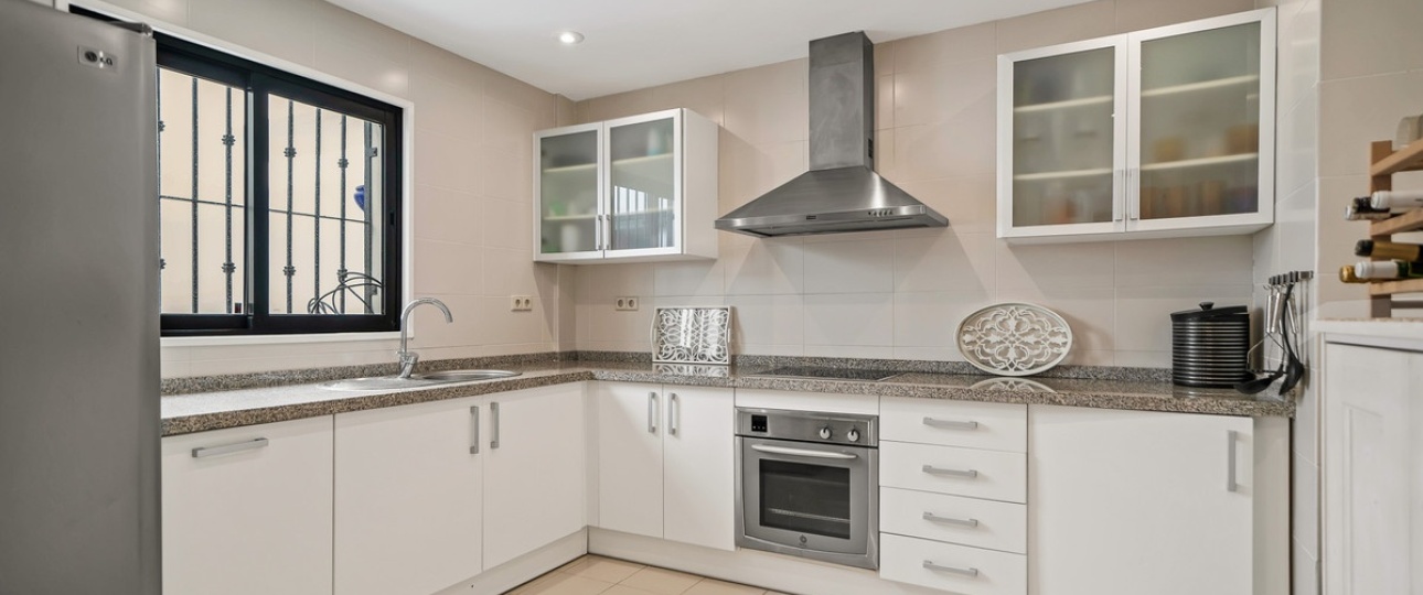 Resale - Villa - Marbella - La Mairena
