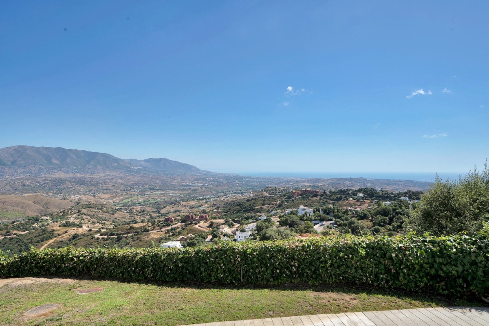 Resale - Villa - Marbella - La Mairena
